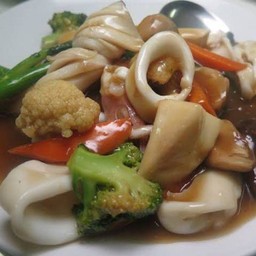 ราดหน้าหมึก พ่อครัวน้อย