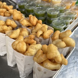 ปาท่องโก๋และสังขยา ตลาดโต้รุ่งทุ่งสง