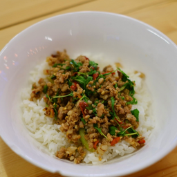 ข้าวกะเพราหมูสับ พิเศษ