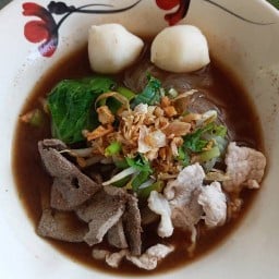 ก๋วยเตี๋ยวเรือเหาะฮ่า ฮ่า หน้า ม.ราชภัฏ