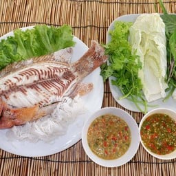 วันเวย์ ปลาเผา และอาหารตามสั่ง