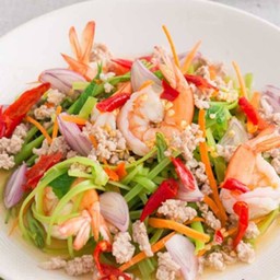 ยำกุ้งหมูสับ