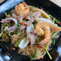 หมี่ผัดกระเฉดทะเล