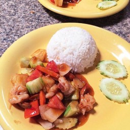 ผัดเปรี้ยวหวานไก่ราดข้าว