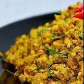 คั่วกลิ้งไก่ราดข้าว