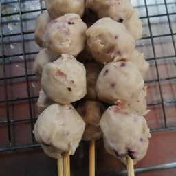 ลูกชิ้นปลาหมึกทอด