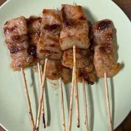 หมูปิ้ง โบร๊าณ โบราณ หมูปิ๊ง โบร๊าณ โบราณ หน้าร้านไม่มีขายวันที่ข้าวเหนียวสุก