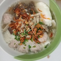 ก๋วยจั๊บญวนส้มตำ(ศูนย์อาหารปตทศาลากลาง) ปตทหน้าศาลากลาง