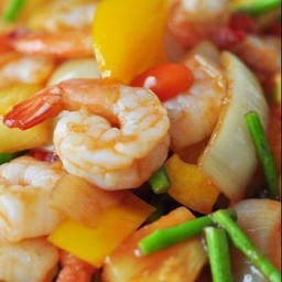 ผัดเปรี้ยวหวานกุ้งราดข้าว