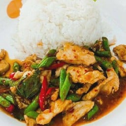 พริกแกงไก่ราดข้าว