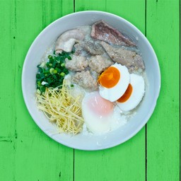 โจ๊กหมูใส่เครื่องใน2ไข่(ไข่ลวก+ไข่เค็ม)