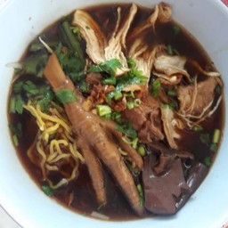 ก๋วยเตี๋ยวไก่มะระ