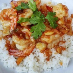 กุ้งกระเทียมราดข้าว
