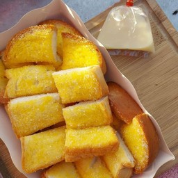 ปังปิ้งตัดชิ้นโรยน้ำตาล+แยกนมข้น