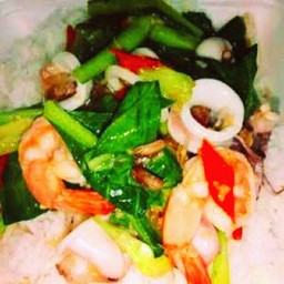 คะน้าทะเลราดข้าว