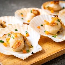 หอยเชลล์ย่างเนยกระเทียม (ชุดเล็ก)