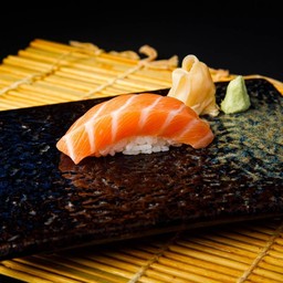 Salmon sushi  1 pc.