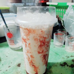 นมหมีสตอเบอร์รี่