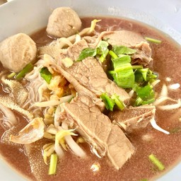 ก๋วยเตี๋ยวเนื้อแม่หนู