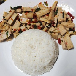 ข้าวกะเพรากุนเชียง