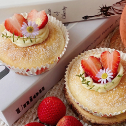 Strawberry cream cheese bun