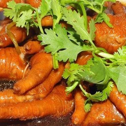 ต้มตีนไก่พะโล้