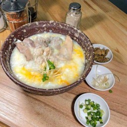 โจ๊กหาดใหญ่ ต้มเลือดหมู ข้าวปลาแกะ