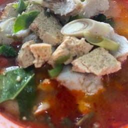 ต้มยำเนื้อปลาใส่ไข่ปลา