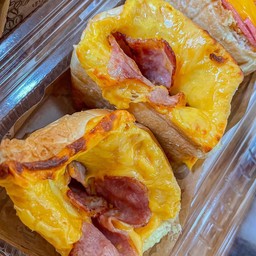 เชดด้าชีสแท้ๆลาวา