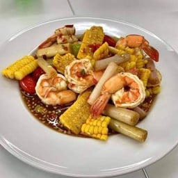 ยำข้าวโพดกุ้งสุก
