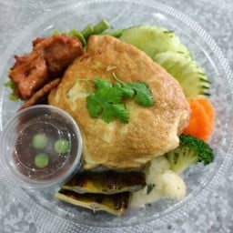 ข้าวหมูทอดน้ำพริกกะปิ