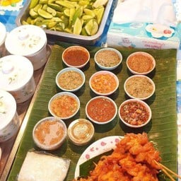 เอ็นไก่ 10 ไม้👍ฟรีข้าวเนียว 2 ห่อ(อย่าลืมระบุน้ำจิ้มตามที่ลูกค้าต้องการนะครับ)🥰🙏