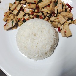 ข้าวกะเพราหมูยอ