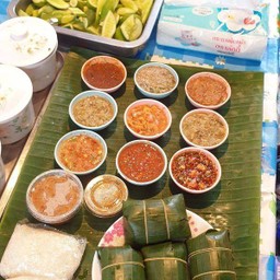 ส้มหมู 1 ห่อ(อย่าลืมระบุน้ำจิ้มตามที่ลูกค้าต้องการนะครับ)🥰🙏