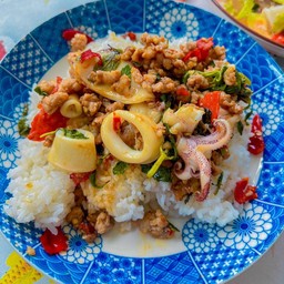 ตามสั่ง ป้าพัน หน้าหมูบ้าน เดอะไพน์โคน