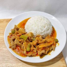 พะแนงราดข้าว