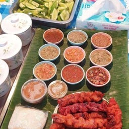 ไส้หมู 10 ชิ้น👍ฟรีข้าวเนียว 2 ห่อ(อย่าลืมระบุน้ำจิ้มตามที่ลูกค้าต้องการนะครับ)🥰🙏