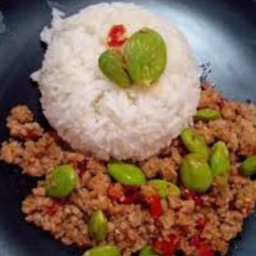 ข้าวพริกแกงสะตอเนื้อ