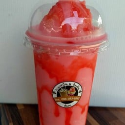 สตอเบอรี่นมสดปั่น