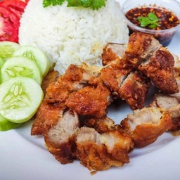 ข้าวหมูทอดจิ้มแจ่ว