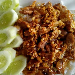 หมูกระเทียม