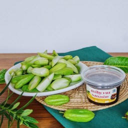 ยำตะลิงปลิง กะปิหวาน