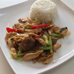 ข้าวราดผัดขิง