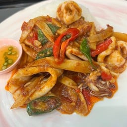 ผัดพริกแกงกลาง(กับข้าว)