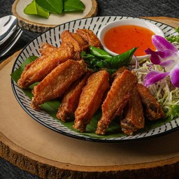 ปีกไก่ทอดน้ำปลา.