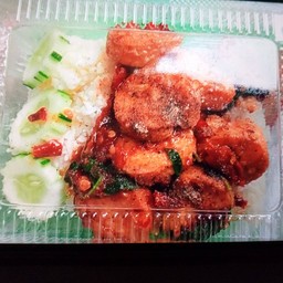 ข้าวราดกะเพราเต้าหู้ไข่ทอด