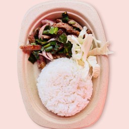 ข้าวยำสันคอหมูย่างเเซ่บ