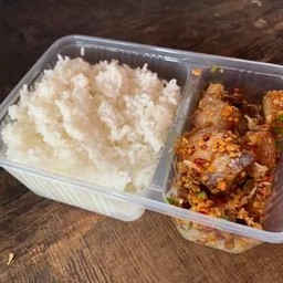 ข้าวสามชั้นคั่วพริกเกลือ