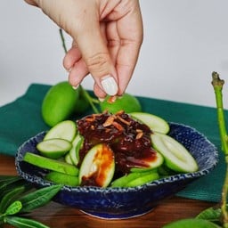 ยำมะม่วงเบา กะปิหวาน