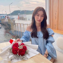 สีโทนสุภาพ กับลอนผมสไตลเกาหลี เพิ่มความคุณหนูหวานๆ ด้วยเทคนิค PJ Hair Style ร้าน